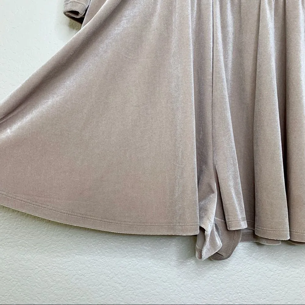 Urban Outfitters Silence + Noise Size Large Beige Velvet Romper - Image 5