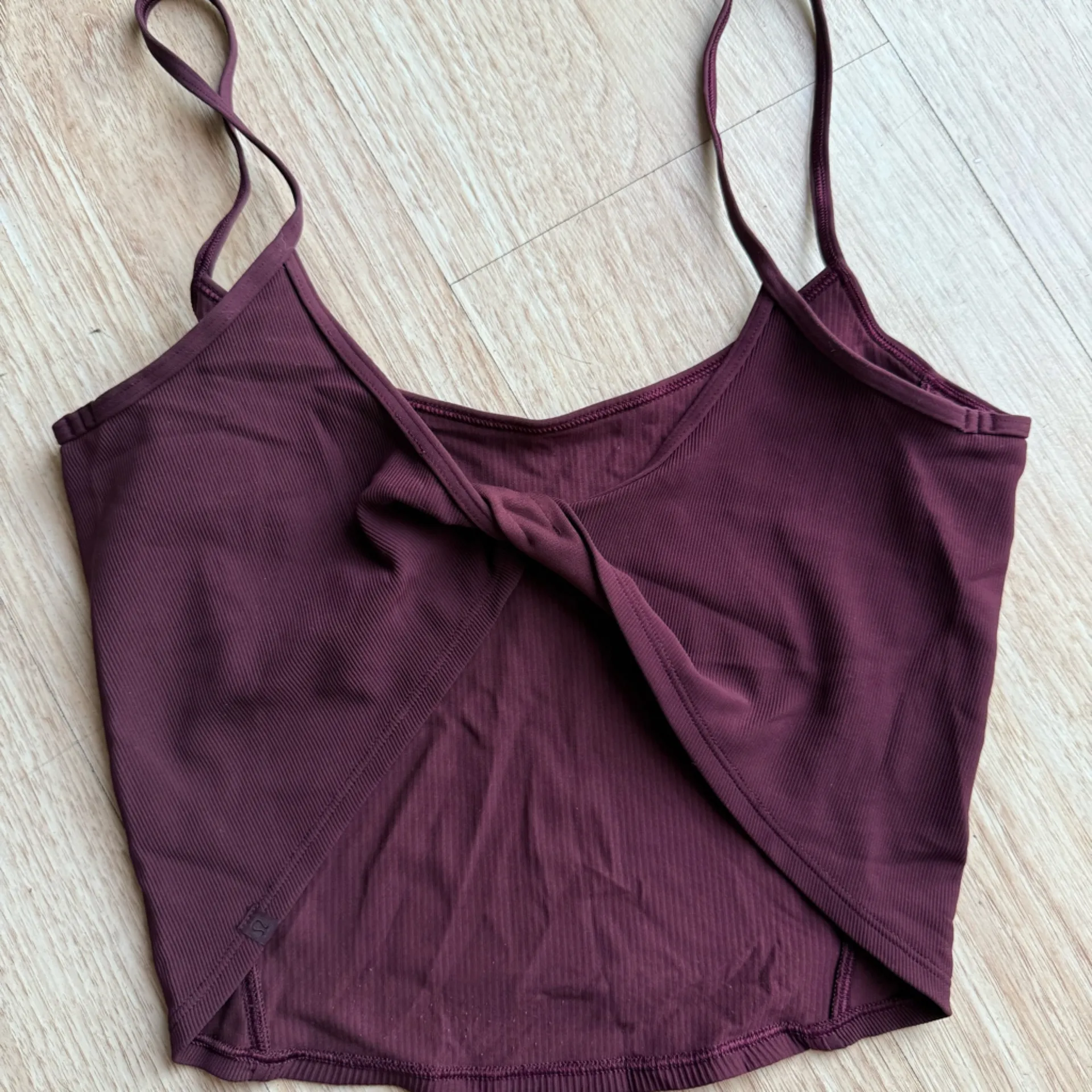 Lululemon Daily Lineup Tank Cassis Size 8 - Image 5