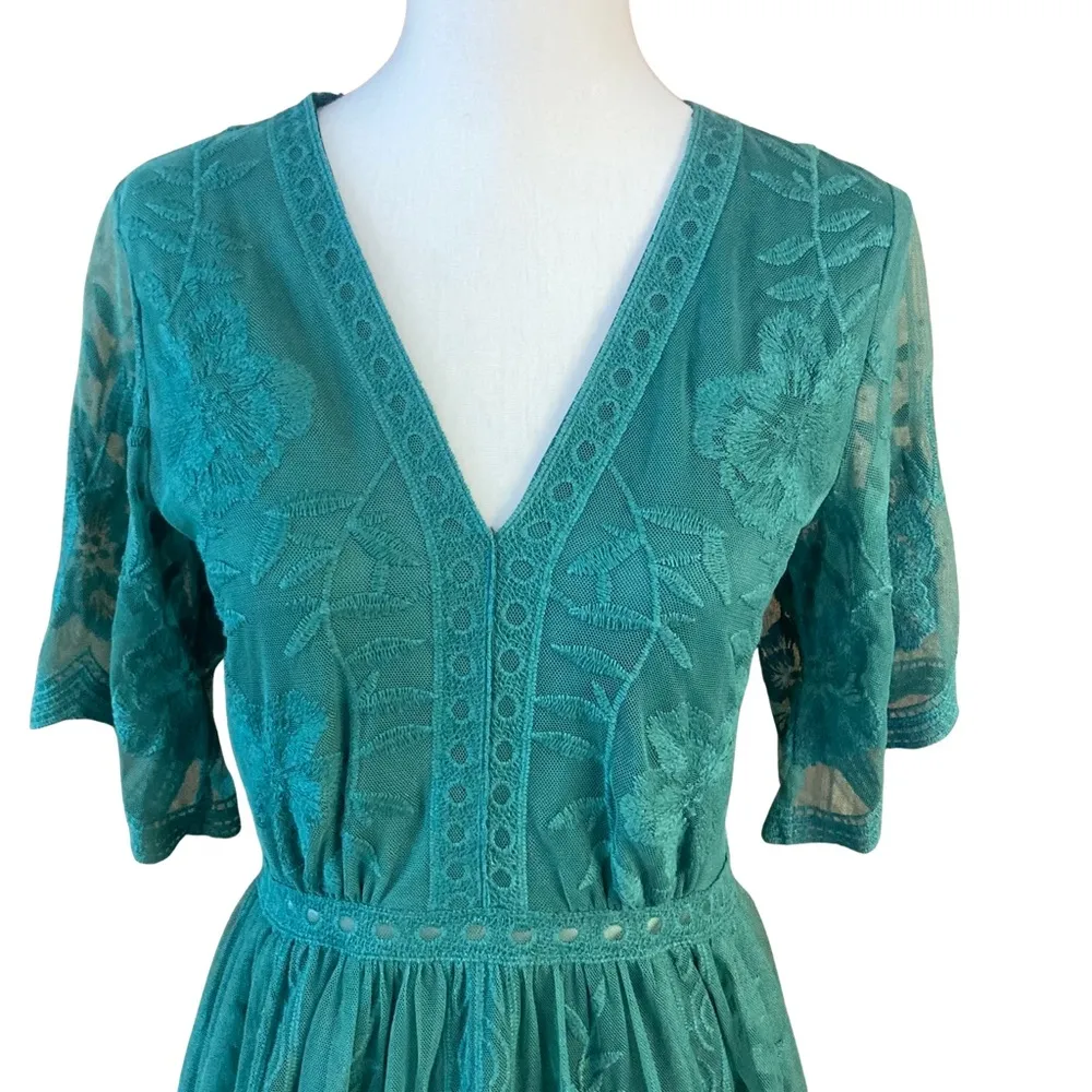 Alter’d State Women’s Dress Sz S Emerald Green Lace V Neck Mini Short Sleeve - Image 2