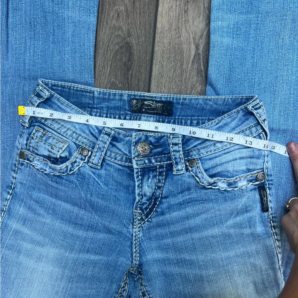 SILVER JEANS Suki Mid Rise Bootcut denim thick stitch medium wash - Image 11