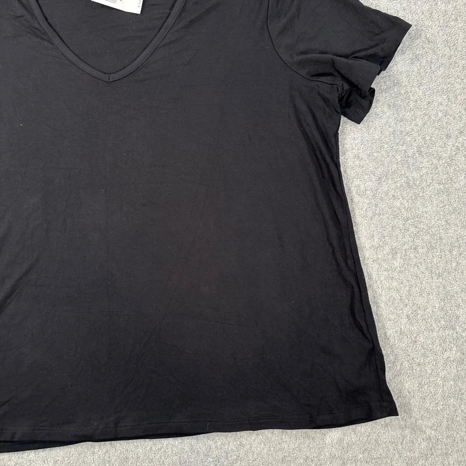 Old Navy Luxe V-Neck Black T-Shirt Women's X-Large Short Sleeve V-Neck New - Image 4