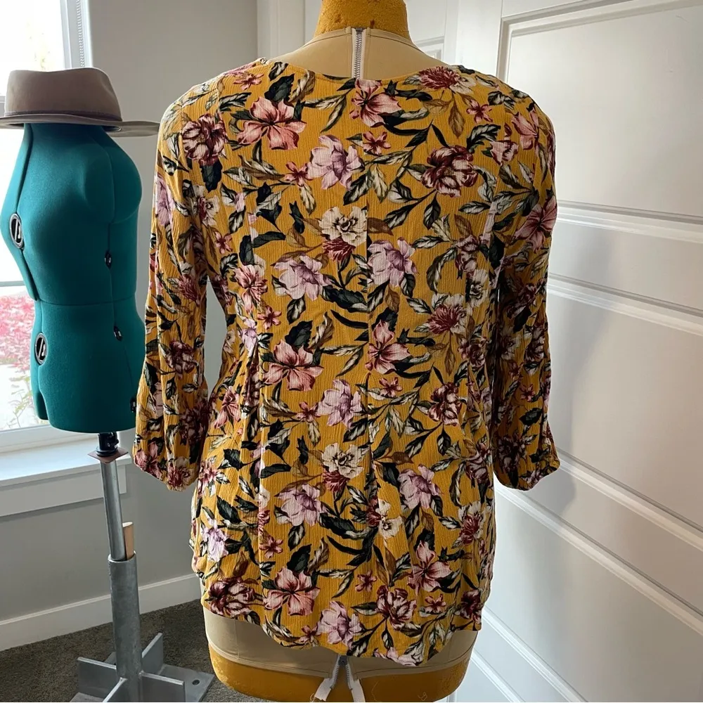 Yellow Floral Fit and Flare Crinkle Gauze Top - Image 12