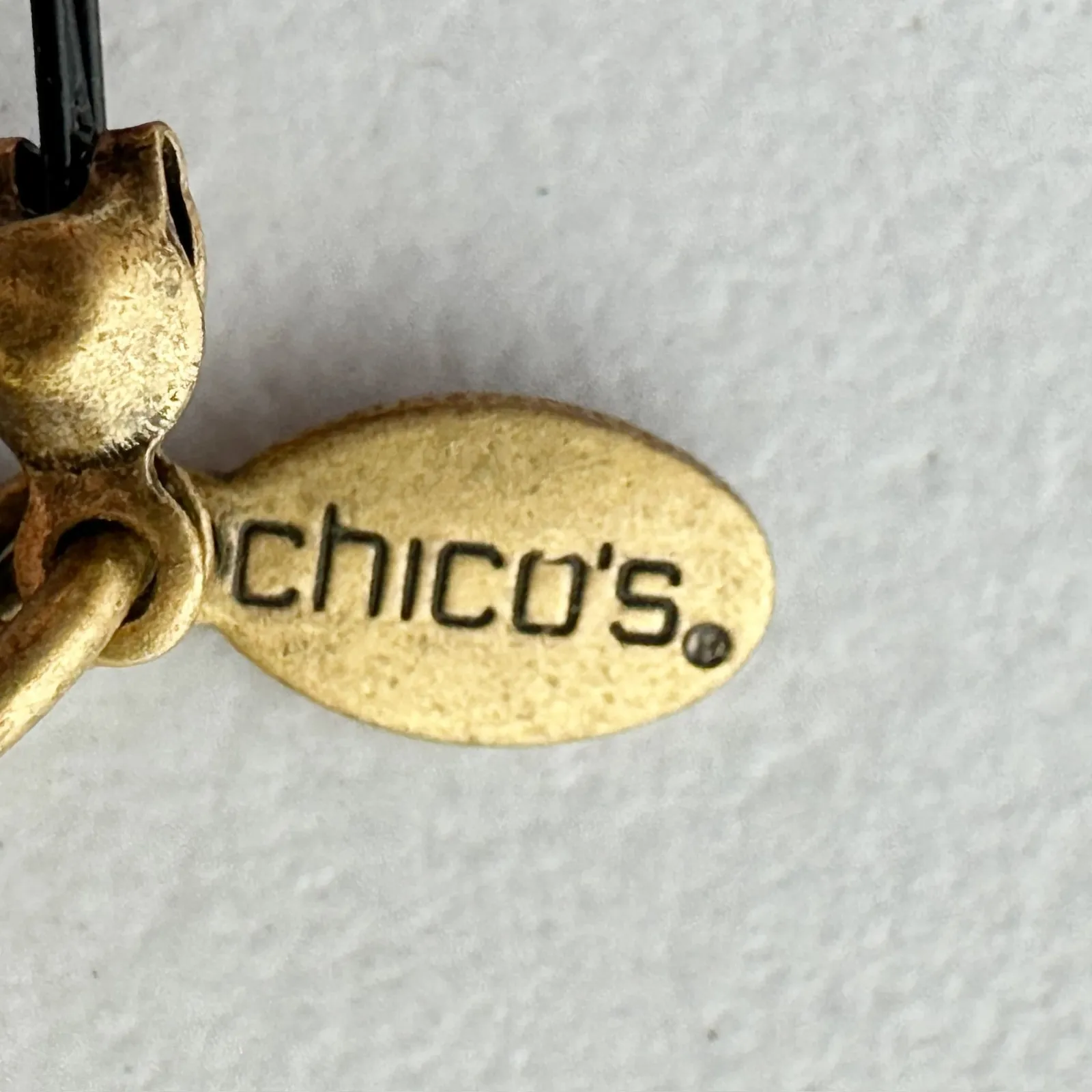 Chico's Black and Red Beaded Triple Strand Wire Gold Tone Necklace ✨ - Image 3