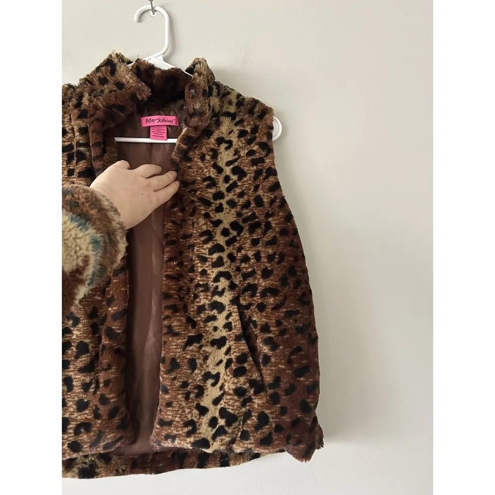 Betsy Johnson Faux Fur Leopard/ Cheetah Print Vest Size Small Unique & Bold - Image 3