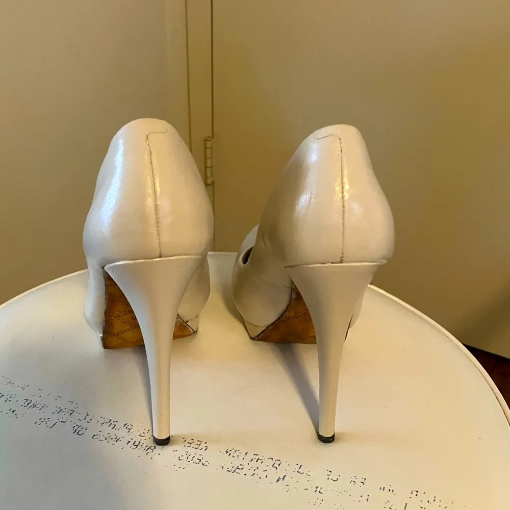 L.A.M.B. Real Leather Nude Platform Pumps Size 6 - Image 11