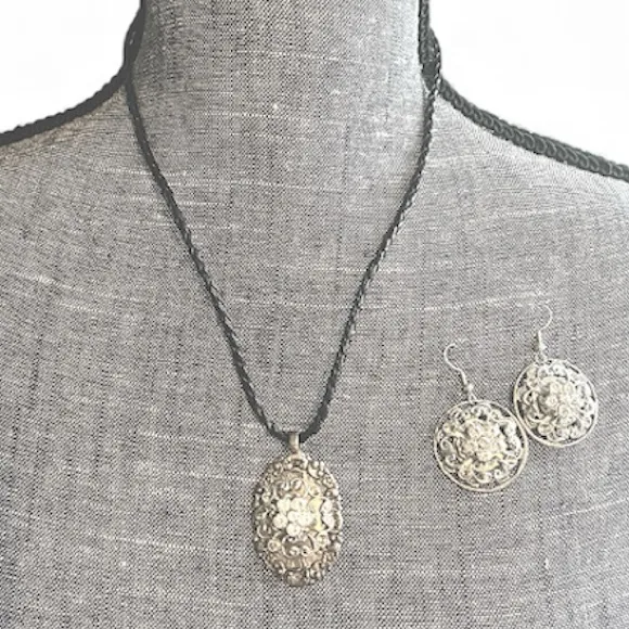 Artisan Crafted Vintage Style Silver & Rhinestone Matching Necklace Earrings Set - Image 4