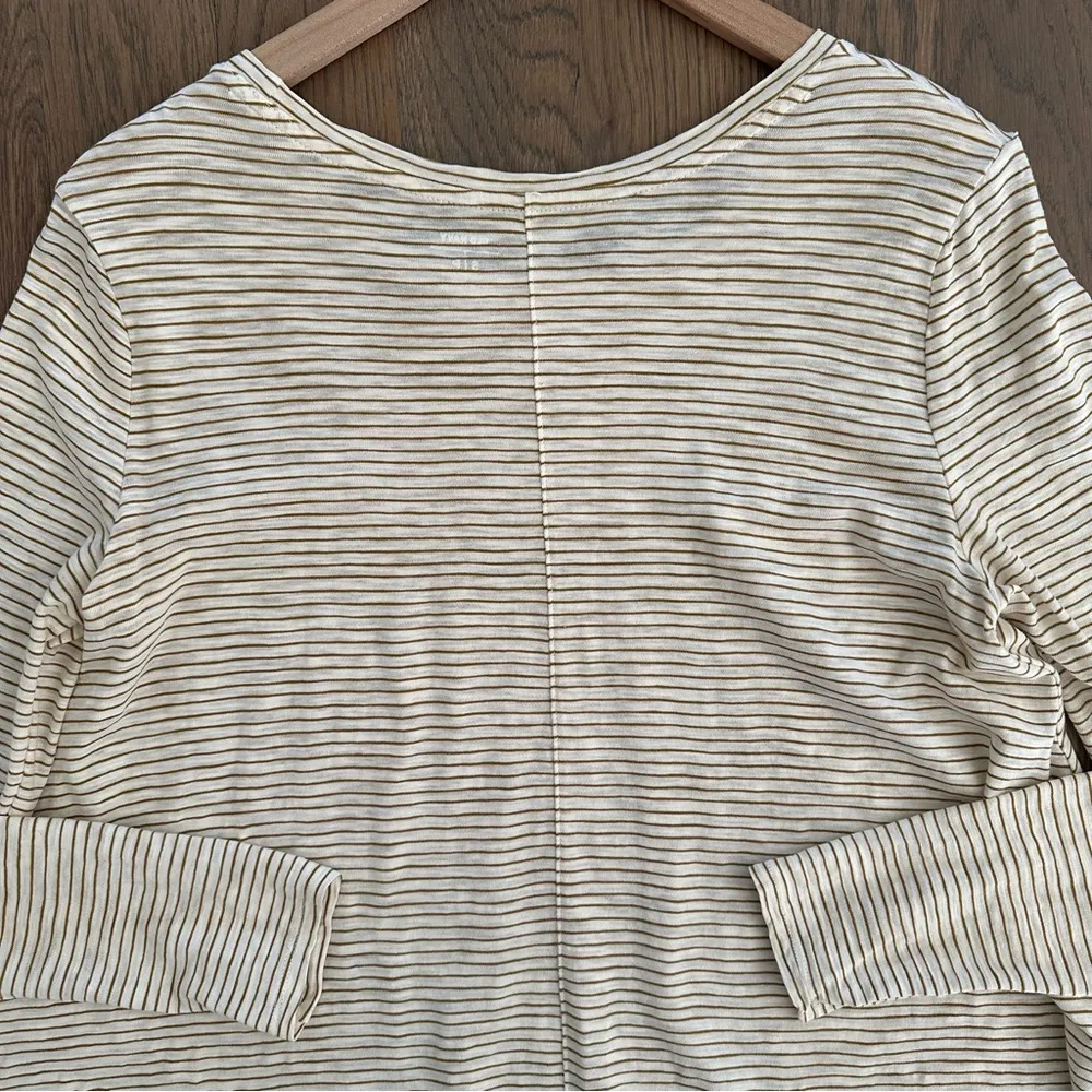 Long Sleeve Extreme Crewneck Swing Tee in Cream Olive Stripe Size Small - Image 7