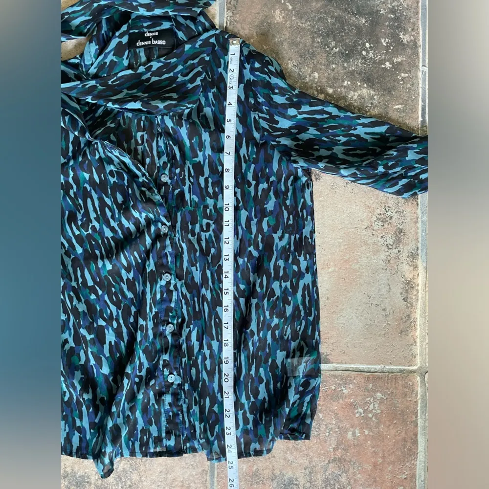 Dennis By  Shear Blue Animal Print Tie Neck Blouse Size XXS - Image 8