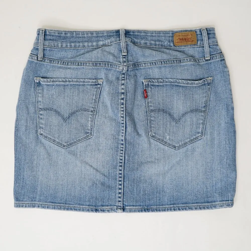 Levis Light Wash Mid Rise Denim Mini Skirt - Image 4