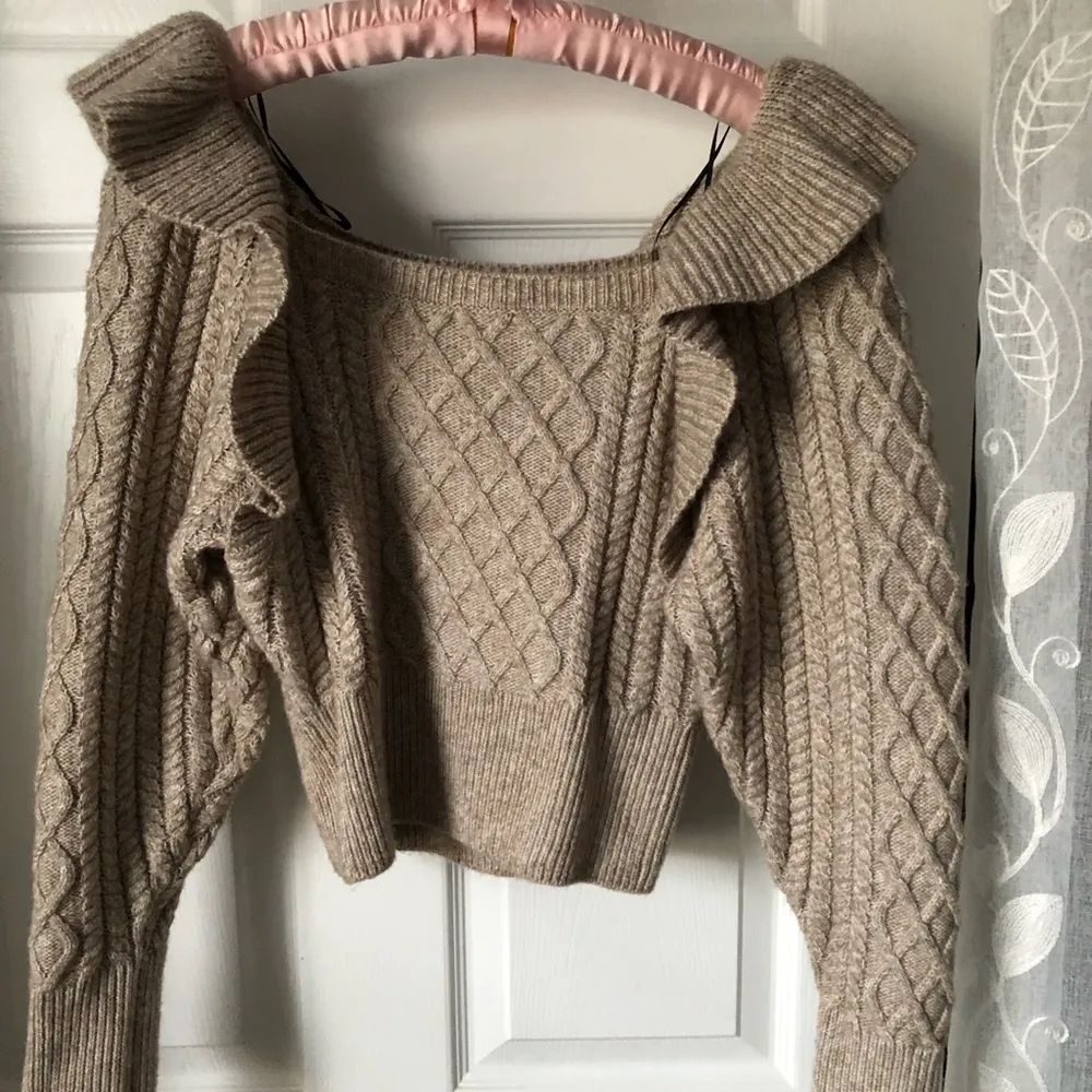 Bloggers Favorite Flounce Ruffle Sweater cable knit frill details sz XS wool - Image 4