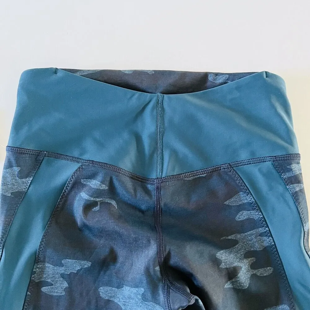 LULULEMON ATHLETICA Heathered Texture Lotus Camo Clip-In Crop Leggings - US 4 - Image 4