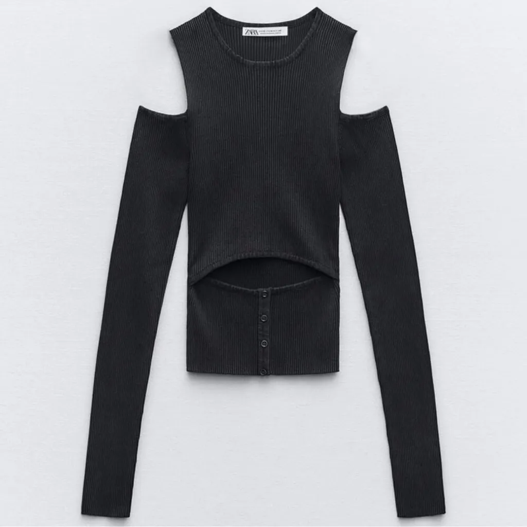 ZARA  Charcoal Ribbed Knit Sweater With Cutout Size Small NWT - Image 4