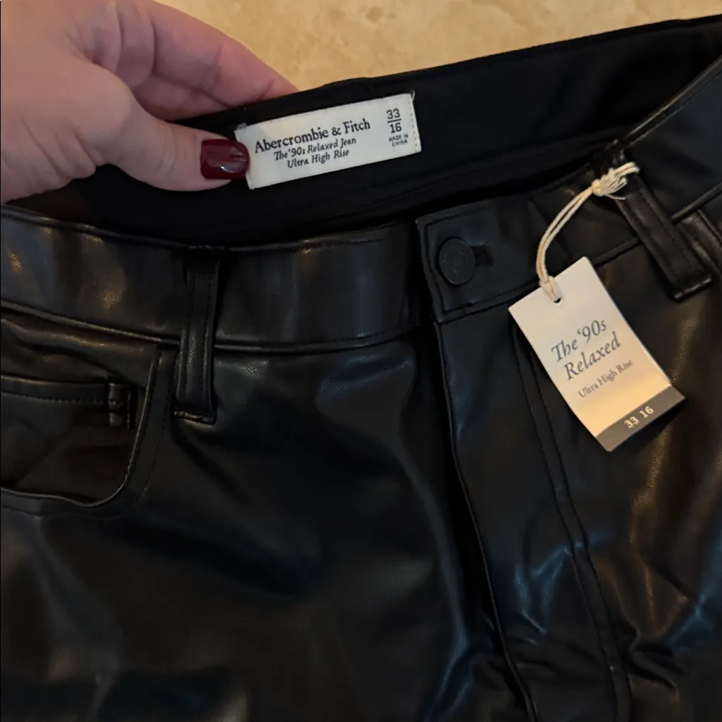 Abercrombie & Fitch The 90’s Relaxed Jean Ultra High Rise 
Black Vegan Leather - Image 3