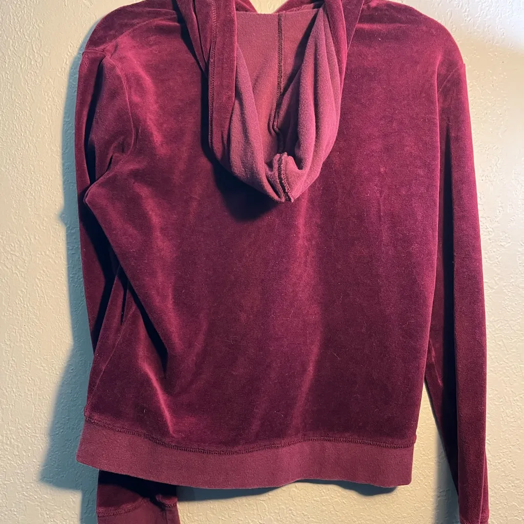 New York & Company Red Velvet Velour Hoodie Sweatshirt Silk Top SZ M Designer Size M - Image 6