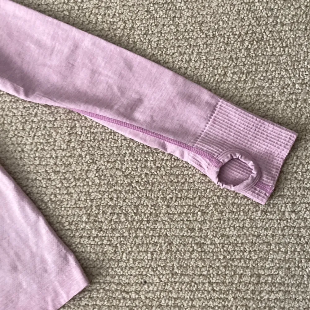 NEW IdealFit Seamless Long Sleeve Top Shirt Purple Thumbholes Contour XS NWOT - Image 3