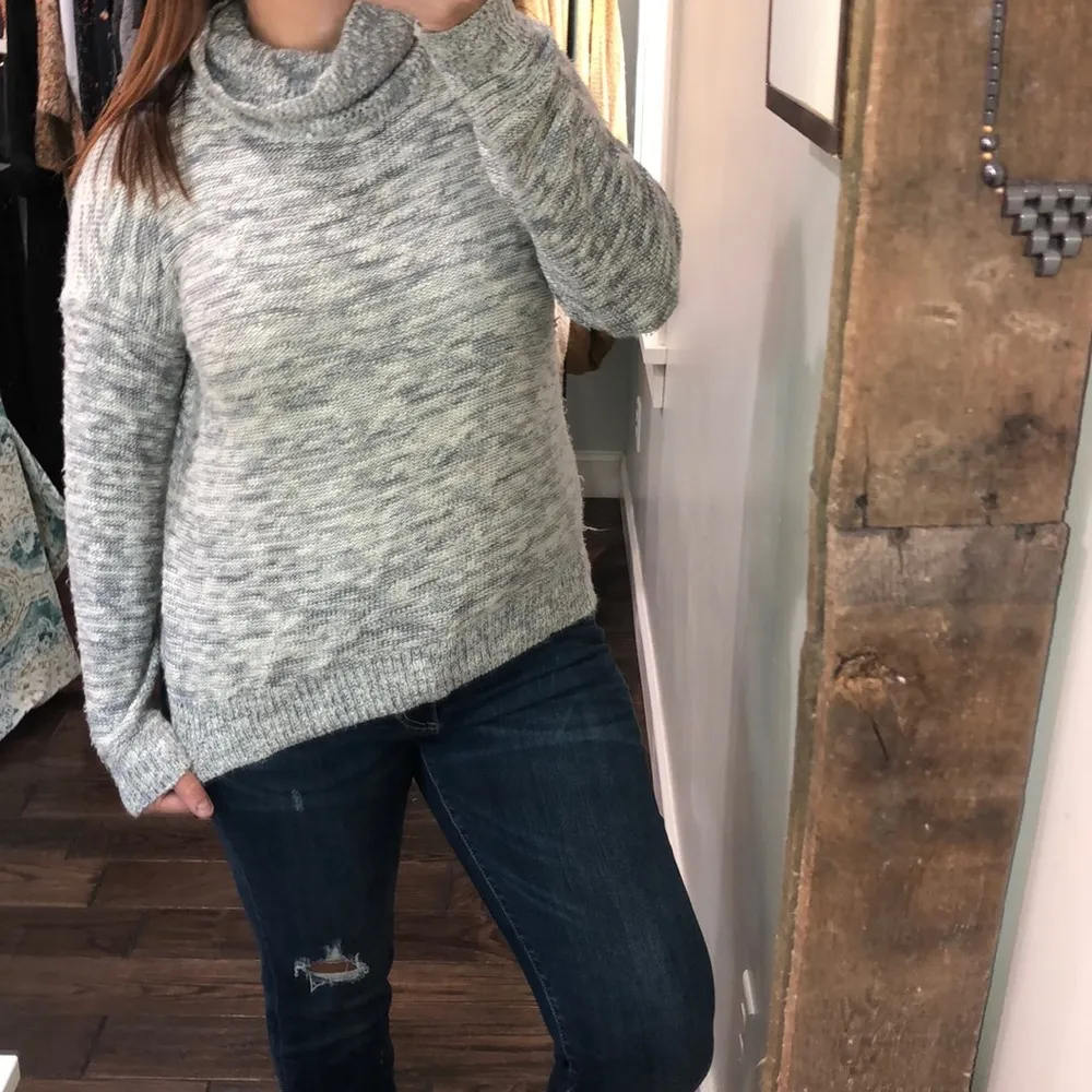 Pink Rose Large grey marled knit cozy sweater - Image 3