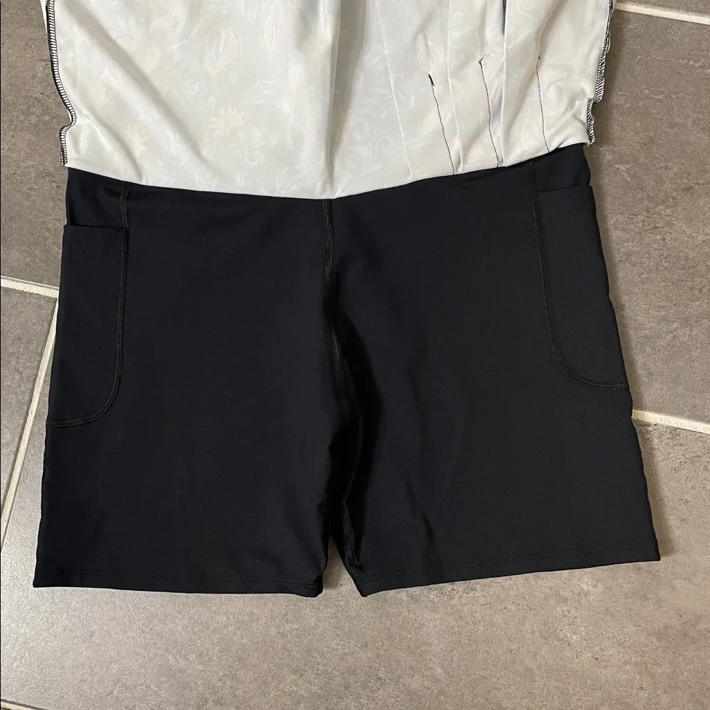 Dona Jo 19” Pleated Skort size Large Black - Image 6