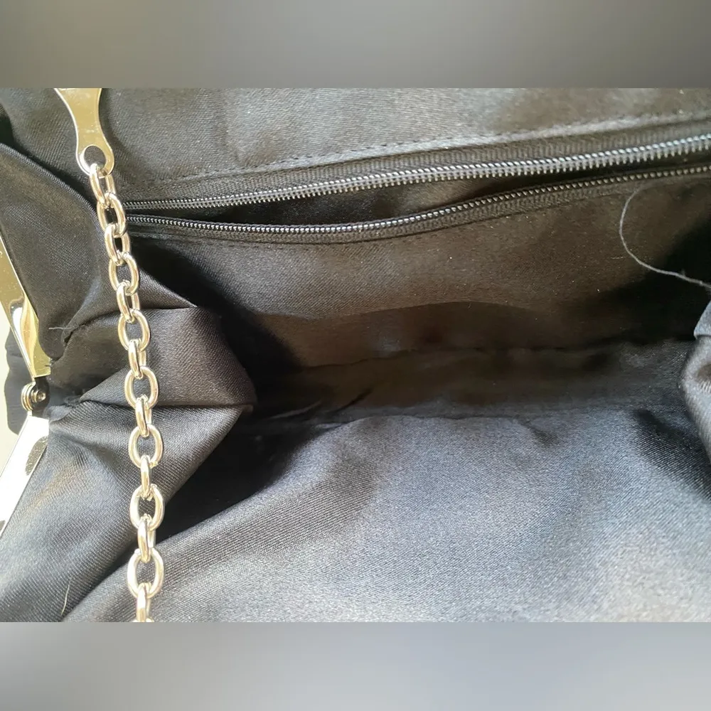 Embroidered Floral Beaded Clutch Black - Image 4