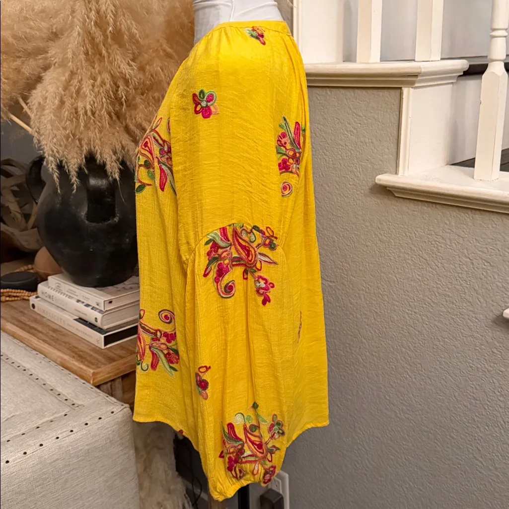 Anthropologie Fig & Flower Yellow Embroidered Floral Long Sleeve Top Size Medium - Image 4