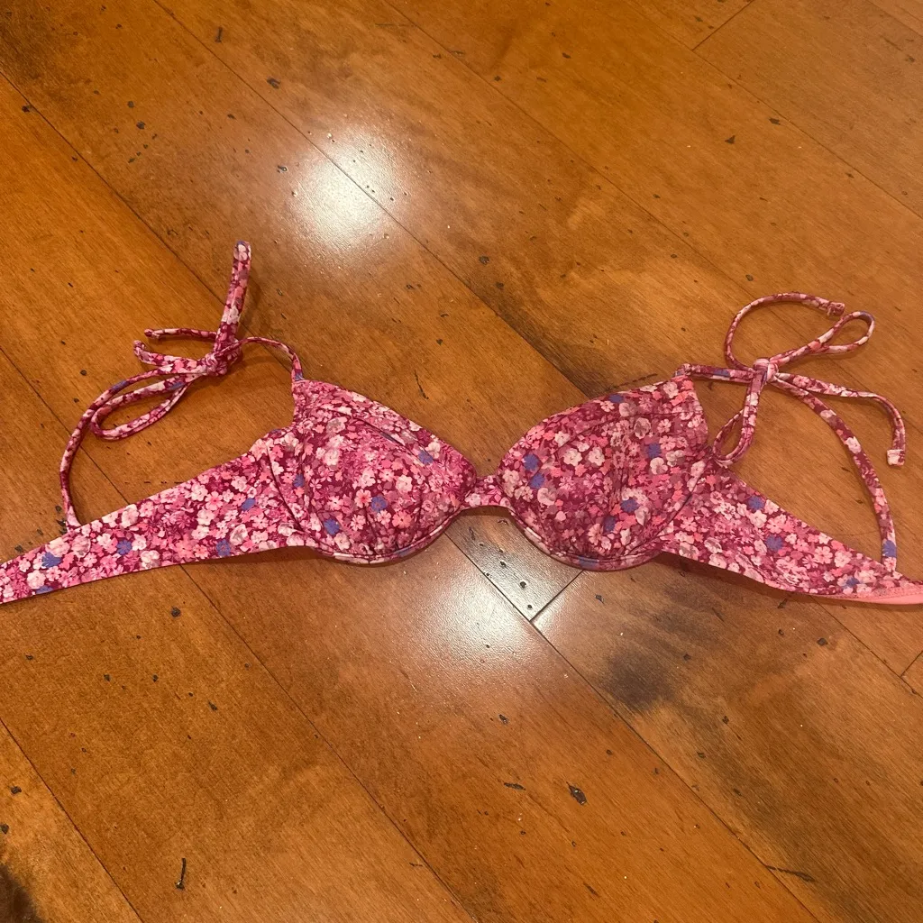 Chelsea & Violet Pink Floral Bikini Top - Image 2