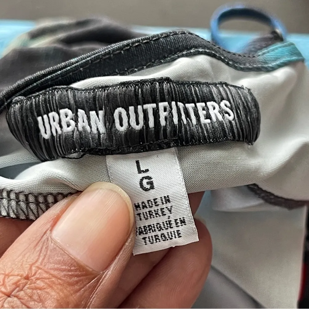 URBAN OUTFITTERS | O-Ring Cami Tank Top Sz L - Image 7