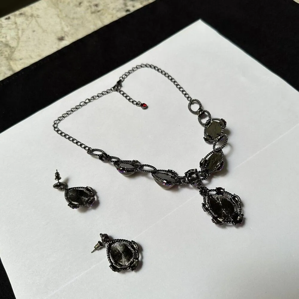 Gunmetal Faux Opal Red Rhinestone Set Pierced Dangle Earrings & Necklace - Image 10