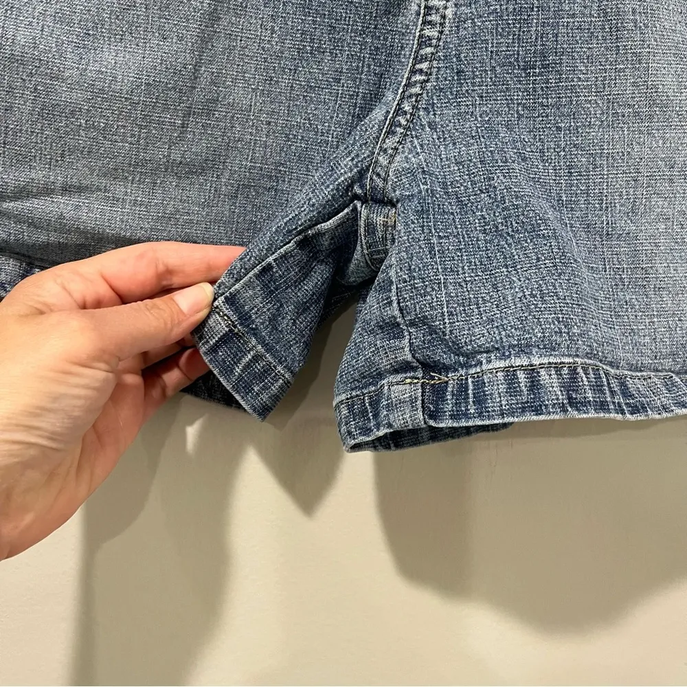 Lee Jean Shorts Women’s Size 11/12 Blue Denim Pockets Mid Rise One True Fit - Image 4