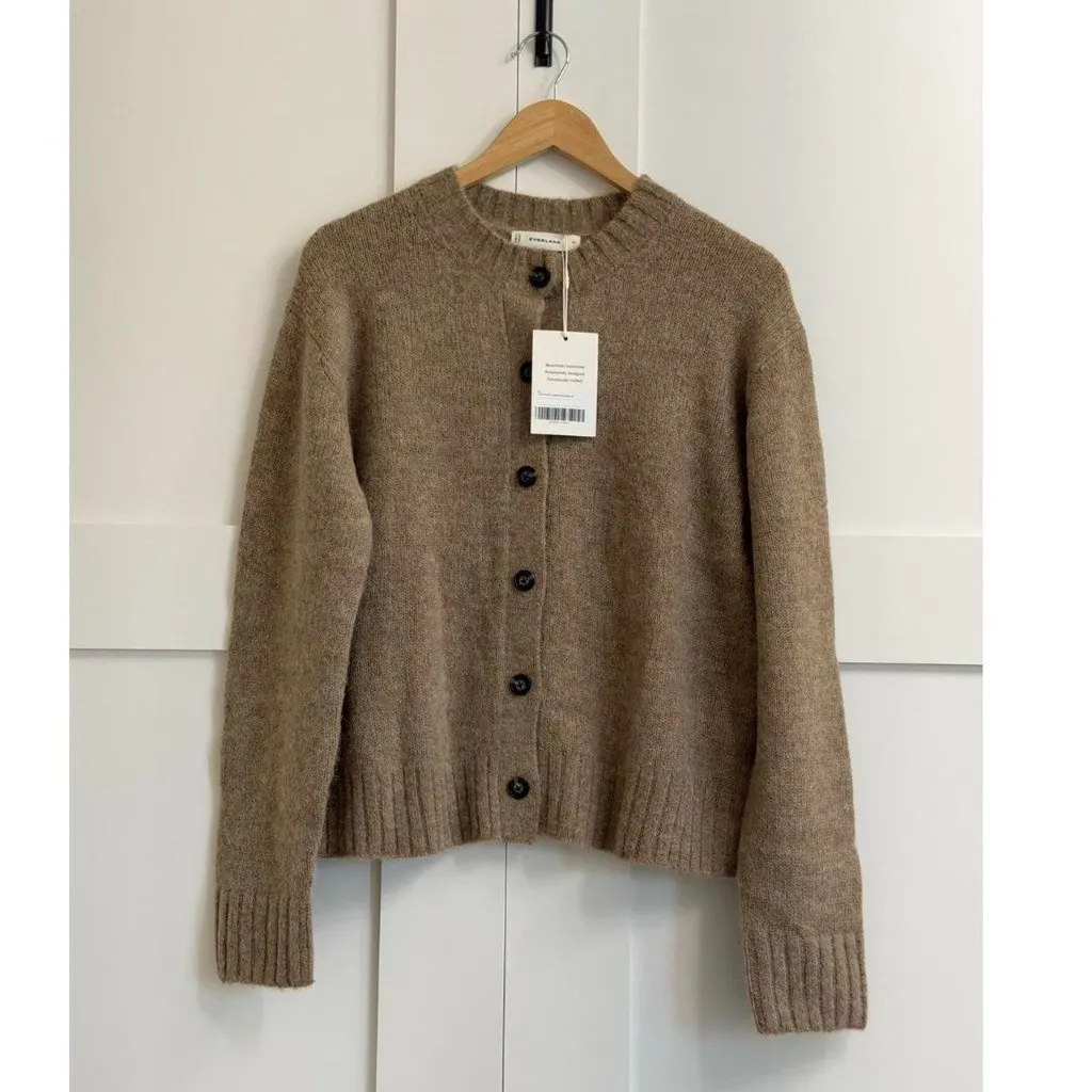 Everlane The Crew Cardigan in Alpaca in Dark Heathered Camel, Size Medium - Image 6