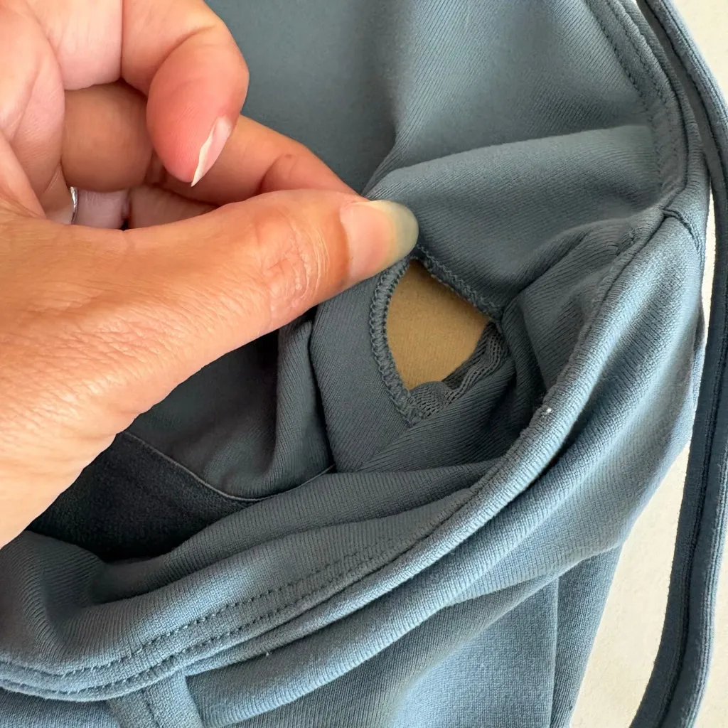 Halara NWT  Basic padded workout cropped tank top Blue sailing day Medium - Image 8