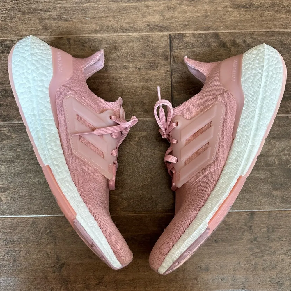 Adidas Ultraboost 22 Shoes - Image 2