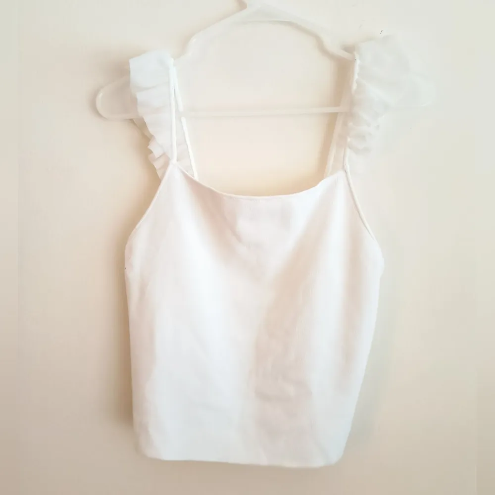 Alice + Olivia White Ribbed Ruffle Sleeve Crop Top Small - Image 8