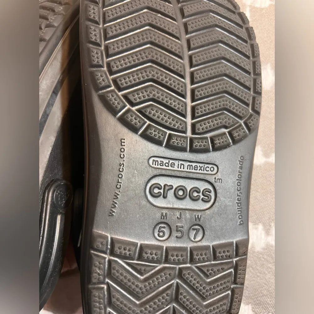 Crocs Black  Clogs - Image 10