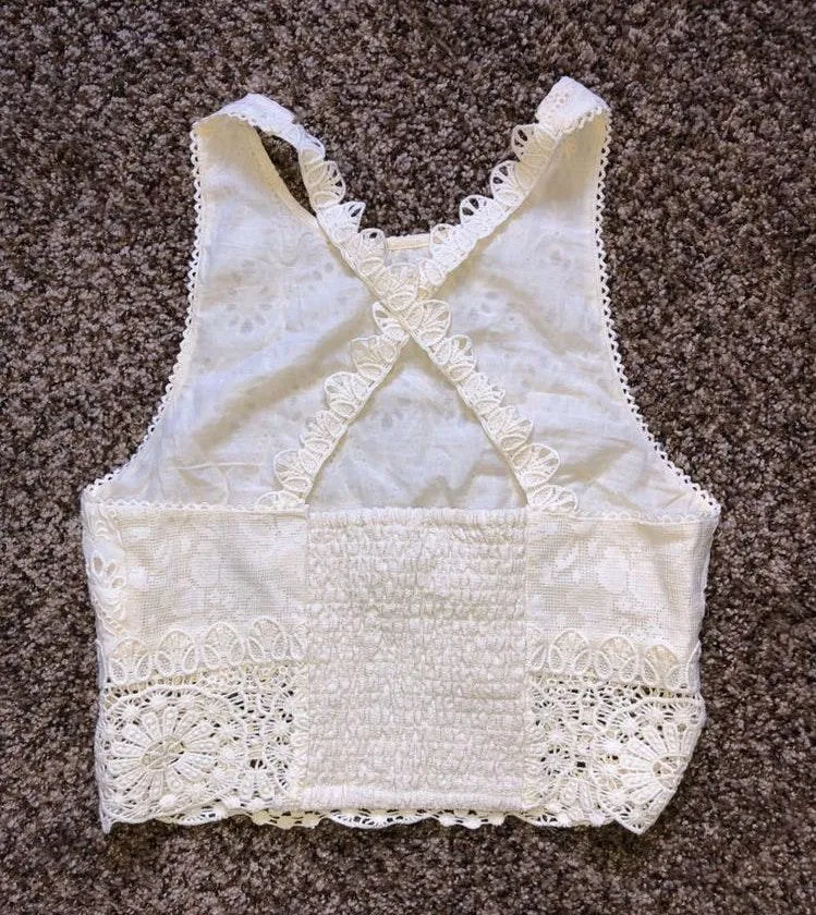 American Eagle Outfitters Lace Crop Too - Image 2