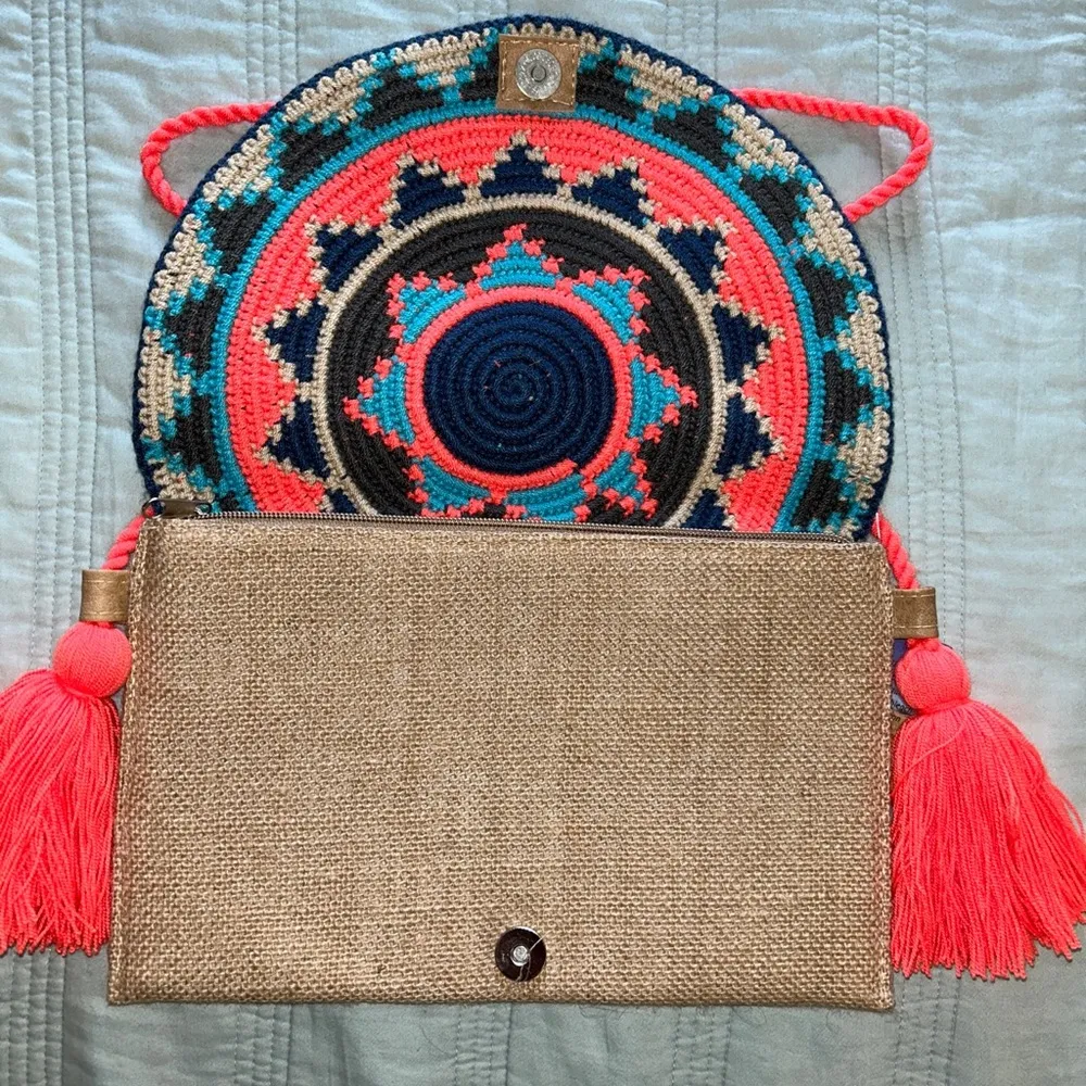 Authentic Wayuu Crossbody clutch with knitted flat cover colorful Peach - Image 8