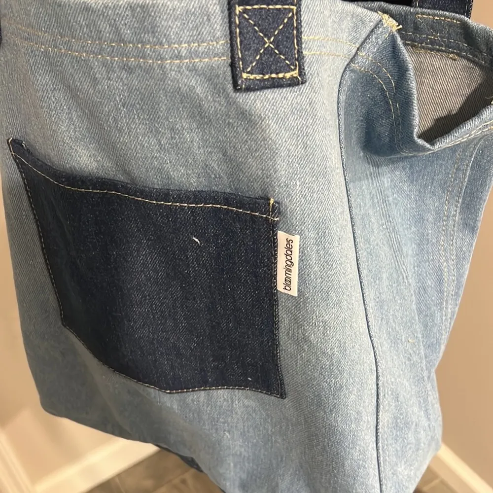 Bloomingdale’s Denim tote bag - Image 2