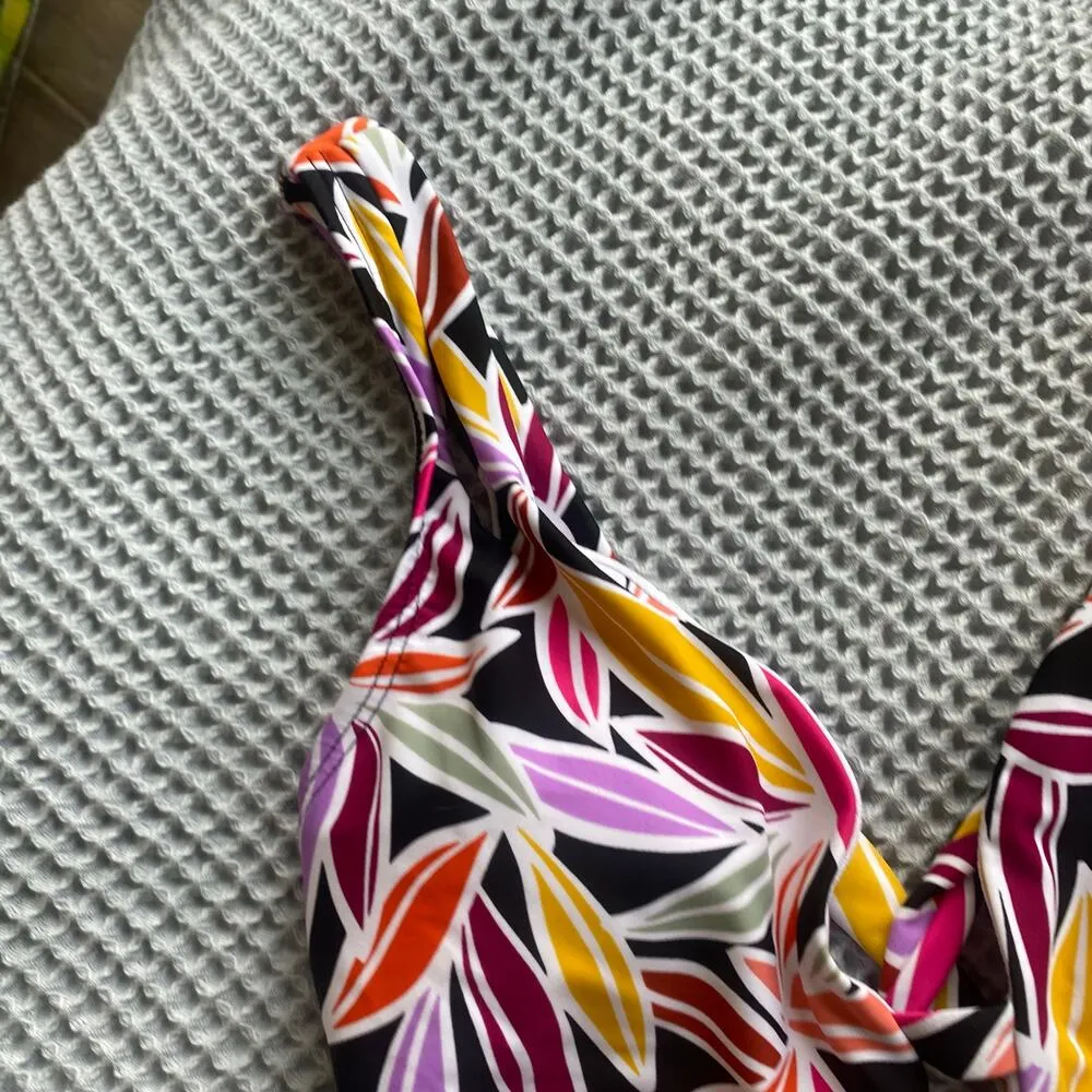 BCBG Paris Women's Floral Print Resort Adjustable Keyhole One Piece Swim Sz S Black - Image 4