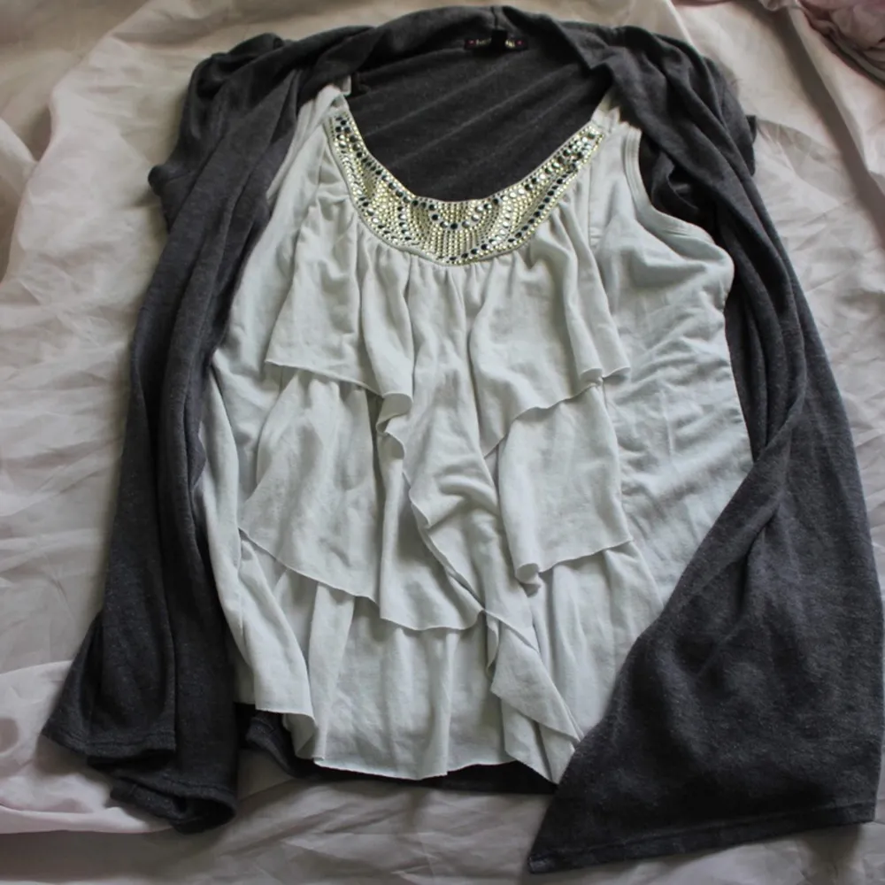 layered gray cardigan top - Image 2