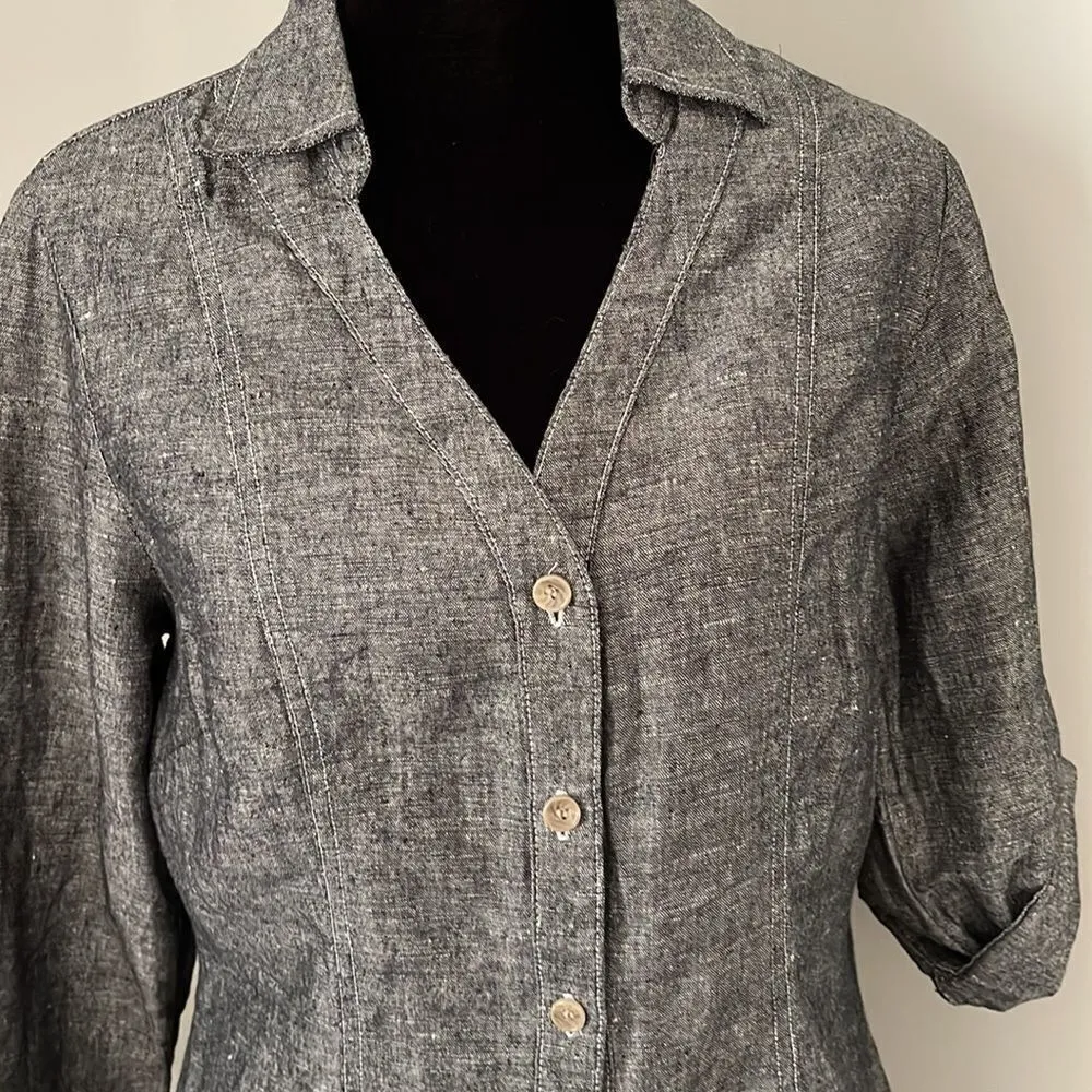 Harve’ Bernard Button down top. Women’s.‎ Size Small. Charcoal Gray. - Image 2