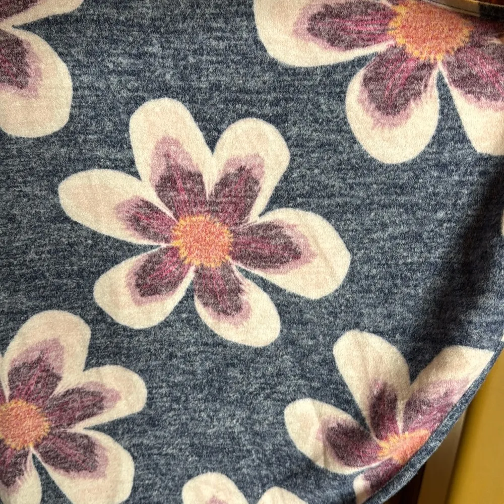 NWT LuLaRoe Nanette Blue Pink Orange Floral Overlay Sweater Size Small - Image 4