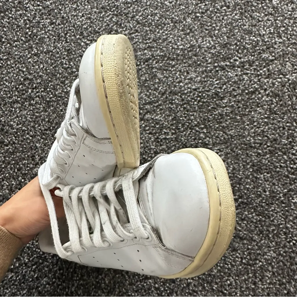 Adidas Stan smith White and Green Sneakers - Image 12