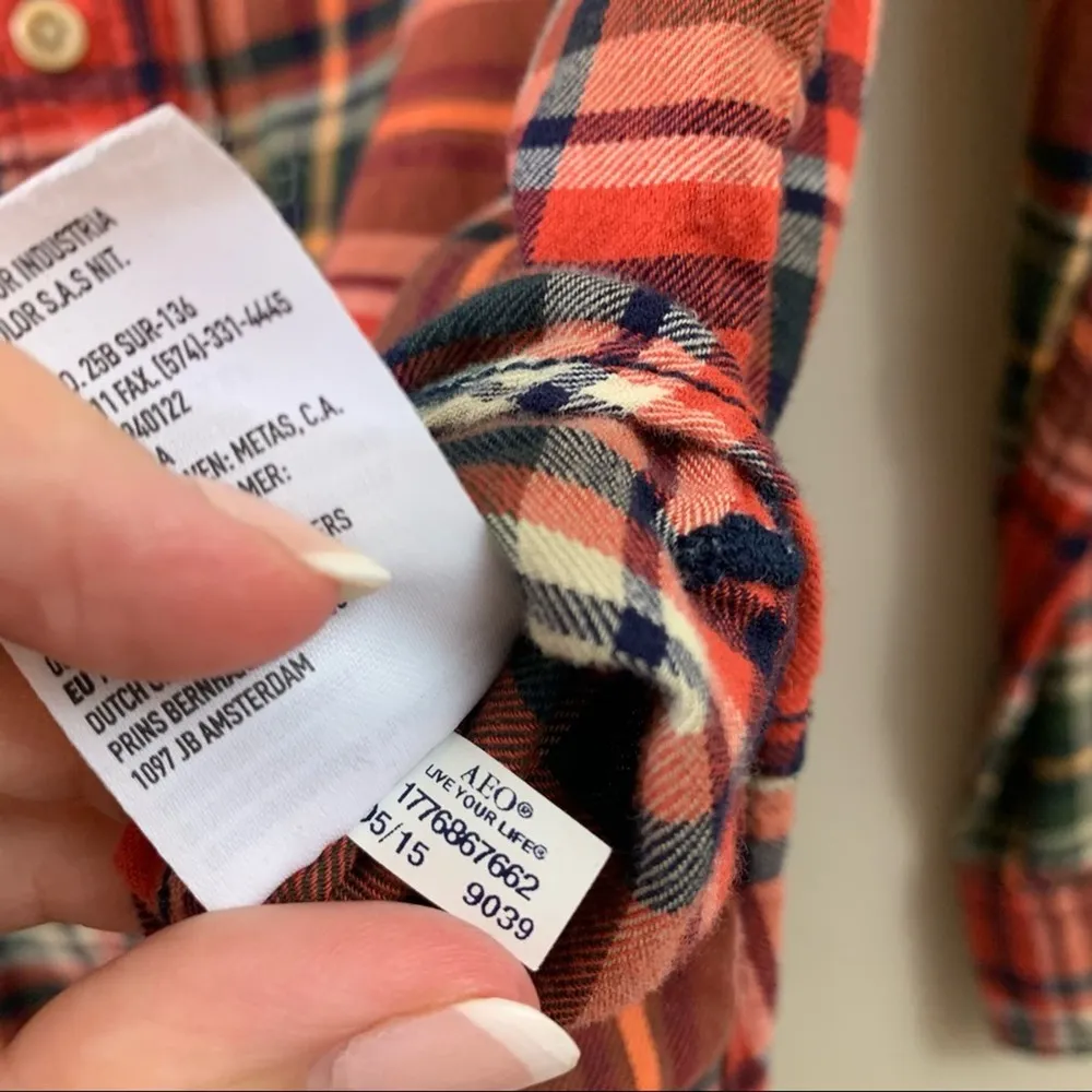 American Eagle Plaid Red/Green Button Down Long Sleeve Shirt - Image 4