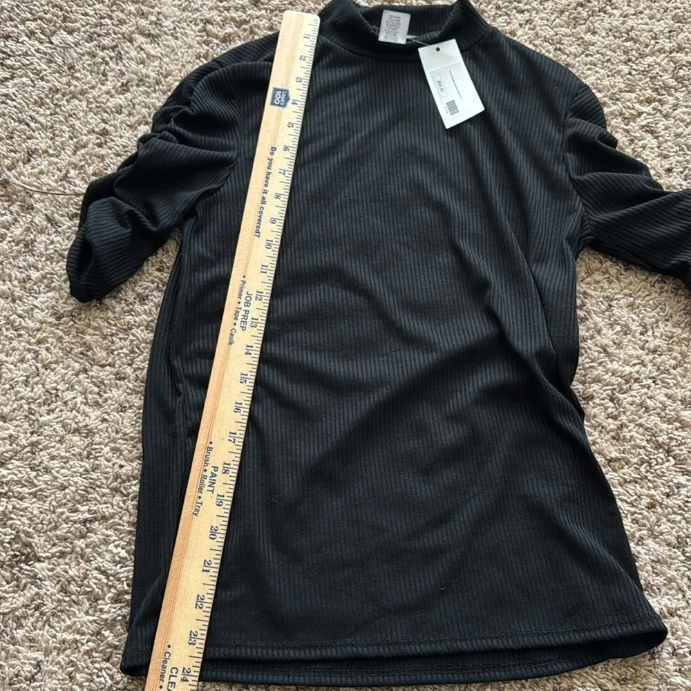 NWT‎ Sans Souci ruched sleeve top, black, L - Image 4