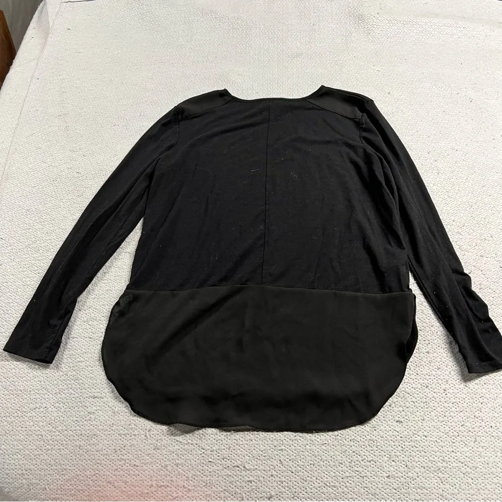 ⭐️ Lysse Long Sleeve Black Long Sleeve Curved Hem Blouse Size Small EUC - Image 2