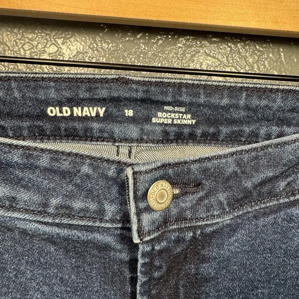 Old Navy Women’s Mid Rise Rockstar Super Skinny Distressed Dark Wash Size 18 - Image 2