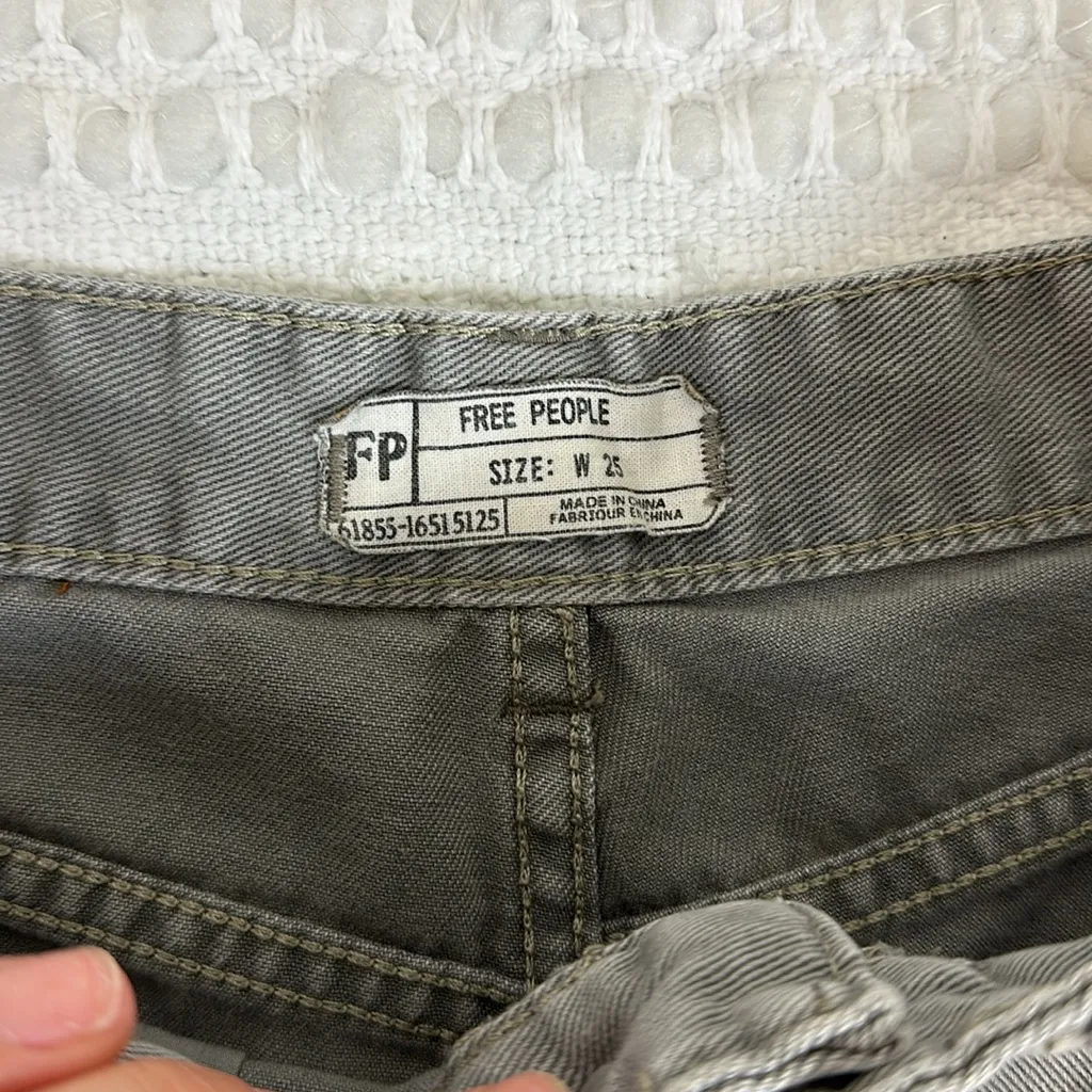 Free People Grey Cotton Distressed Shorts Size‎ 25 - Image 4