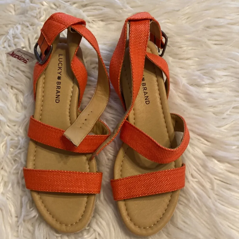 Lucky 🍀 Sandals die 6.5 brand new color orange leather upper - Image 2