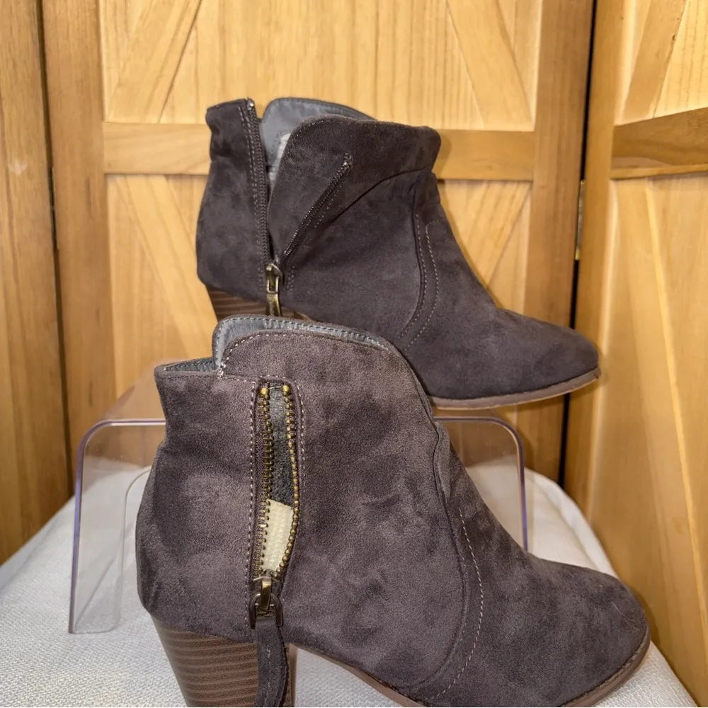 Bella Marie Brown Ankle Booties with Stacked Heel - Image 6