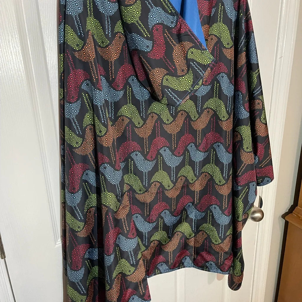 RainCaper Womens Rain Cape Poncho with Hood Reversible Birds Colorful OS Black Size undefined - Image 7