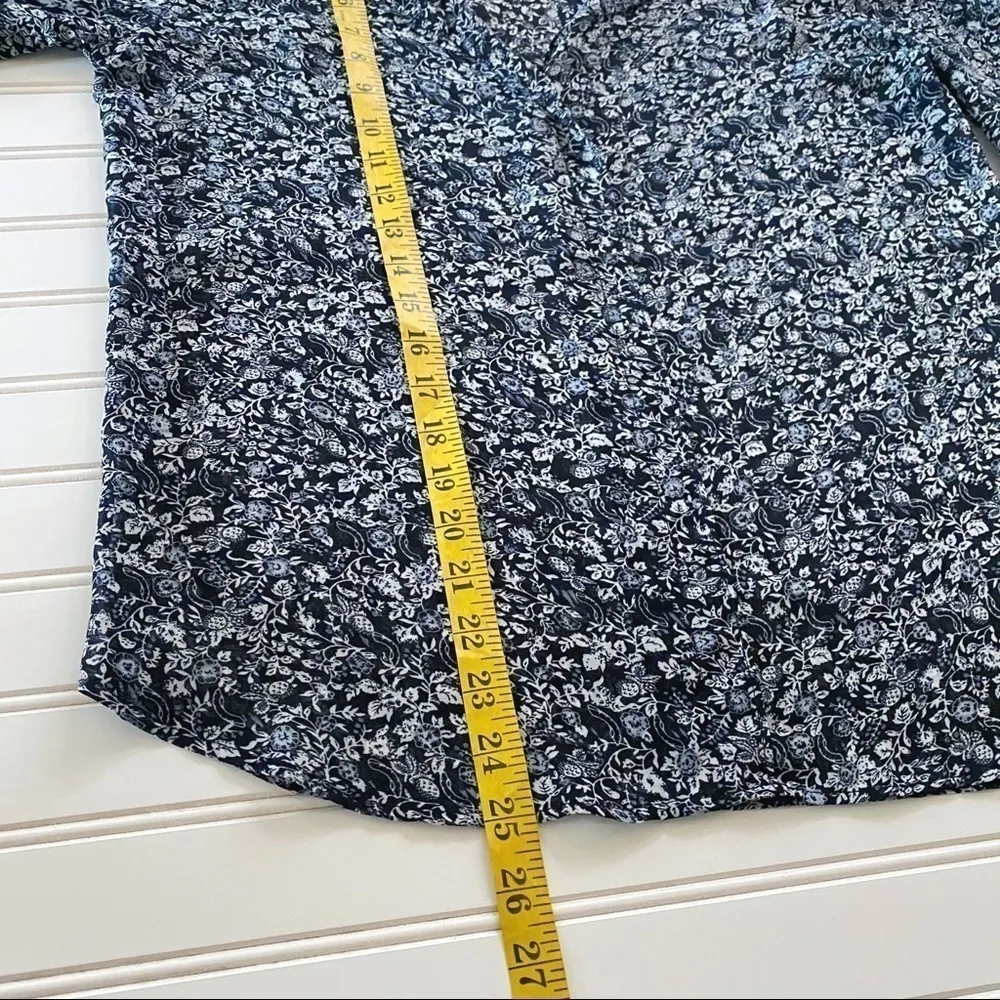 Philosophy Blue floral dressy blouse Size S - Image 7