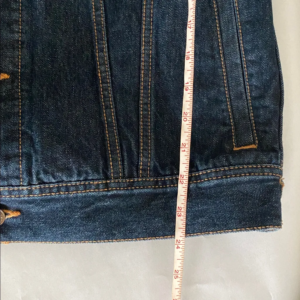 Women’s Old Navy Indigo Denim jean Jacket like new size Medium dark wash - Image 8